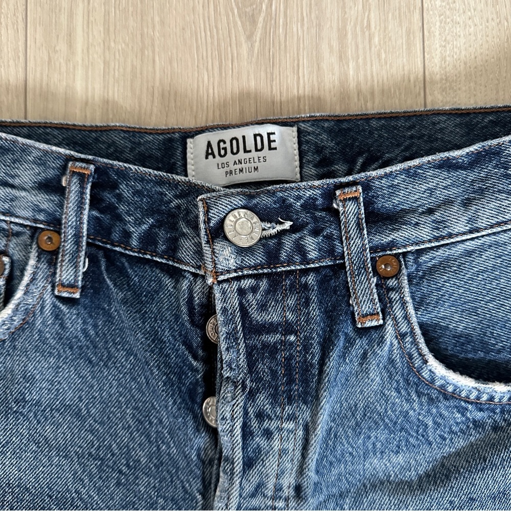 AGOLDE Parker Vintage Cut Off Shorts in Caution - Picture 3 of 6